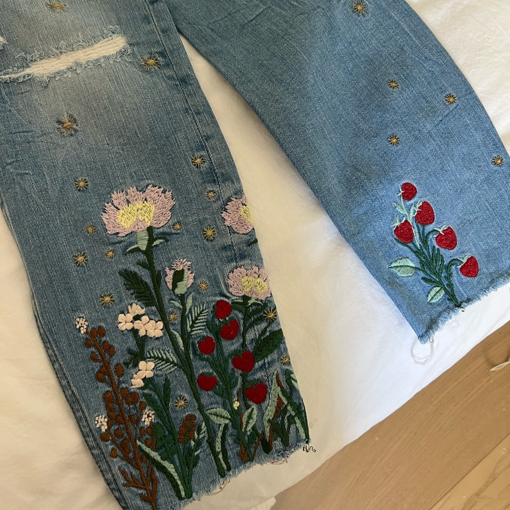 ZARA women embroidered blue jeans